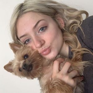 Meet your Posher, Kira